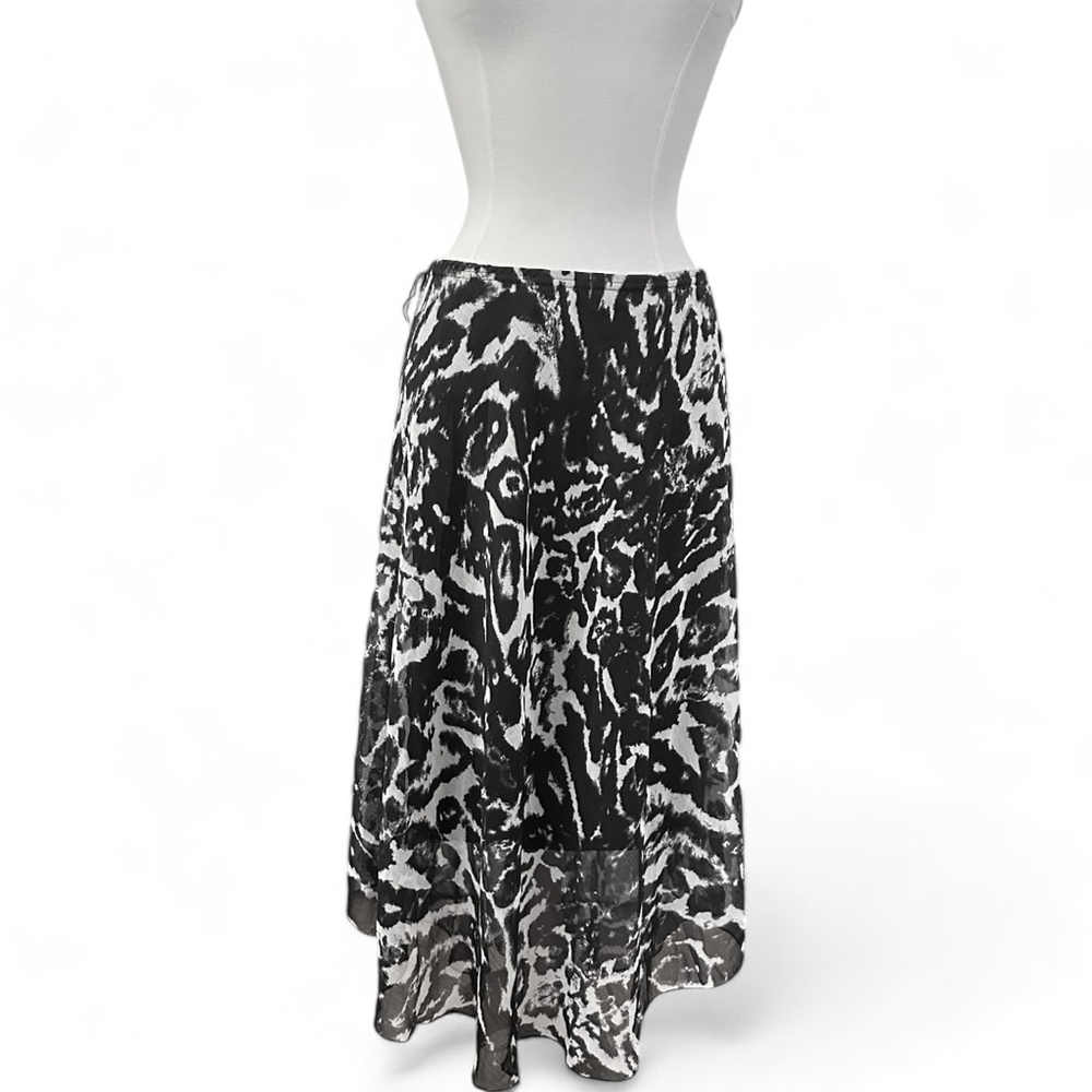 Women's ninety Skirt Size S Black White Animal Print